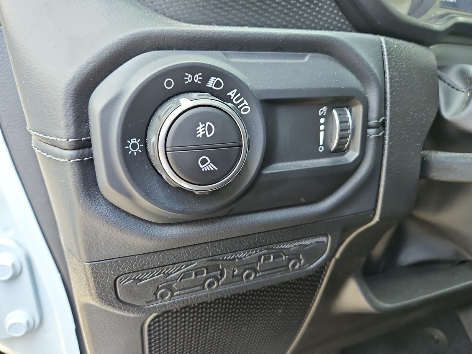 Used 2026 White Jeep Mojave image 23