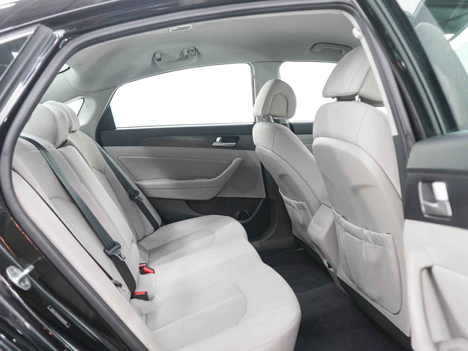 Used 2017 Phantom Black Hyundai Sport 2.4L image 12