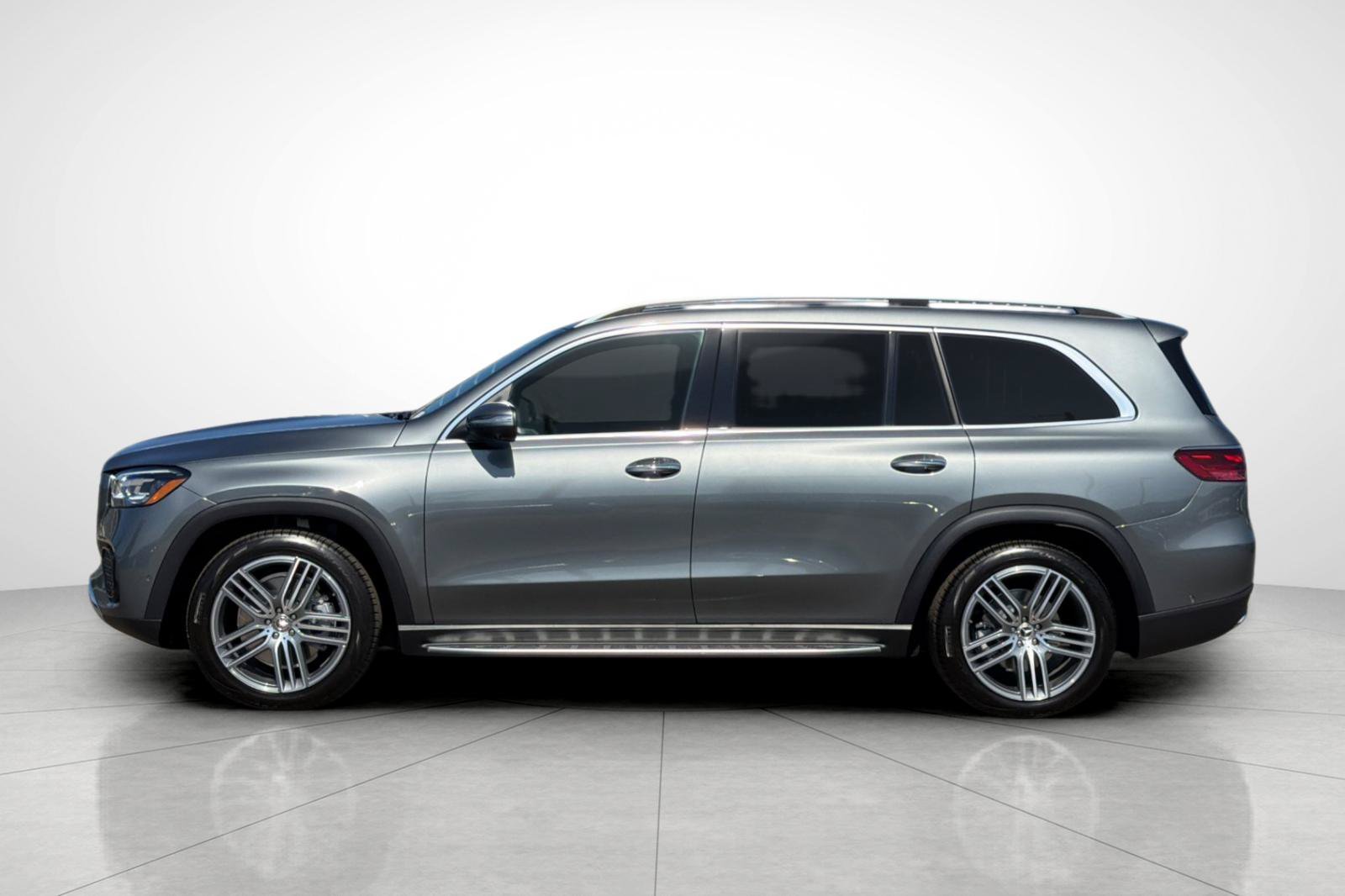 New 2026 Selenite Grey Metallic Mercedes-Benz GLS 450 image 33