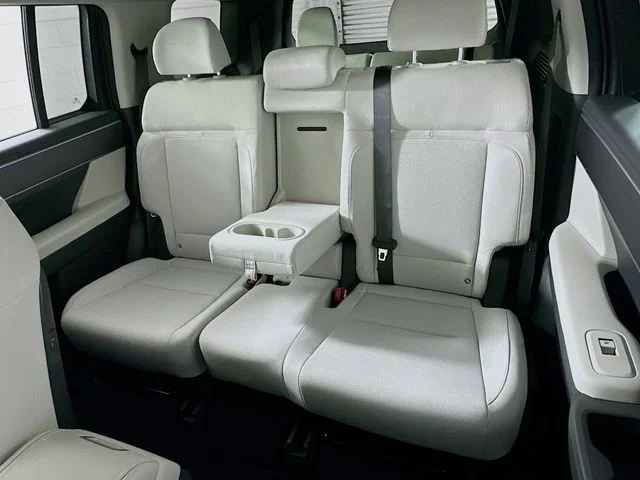 New 2026 White Hyundai SE image 11