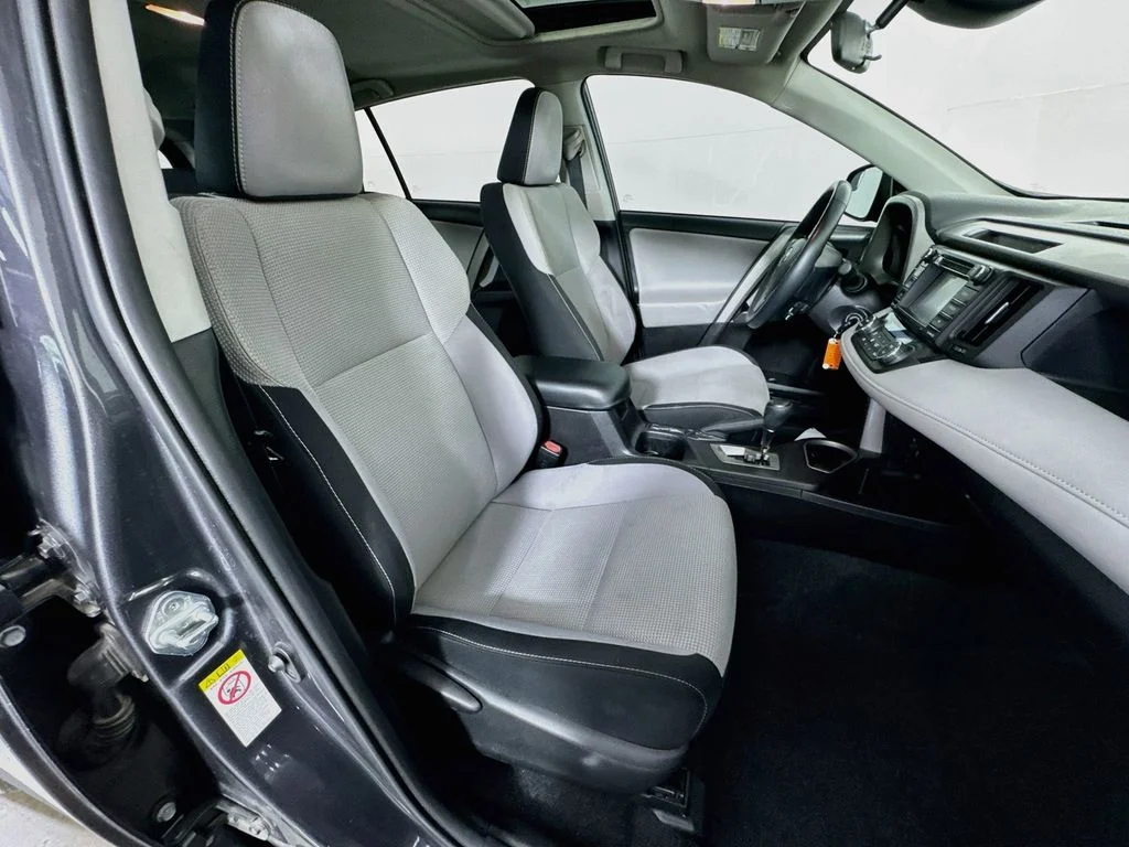 Used 2017 Gray Toyota XLE image 34