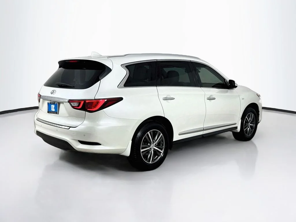Used 2019 Majestic White INFINITI LUXE image 8