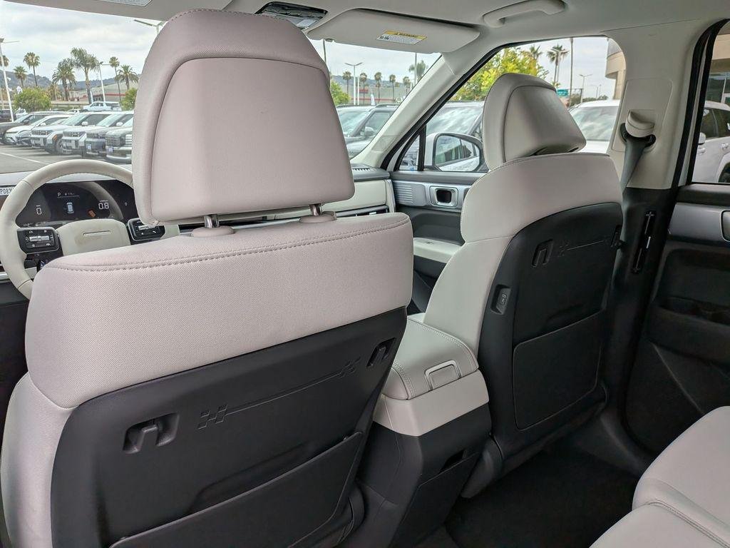 New 2026 White Hyundai SE FWD image 28