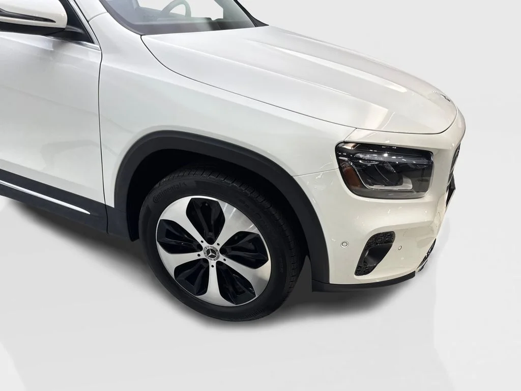 Used 2024 White Mercedes-Benz GLB 250 image 17