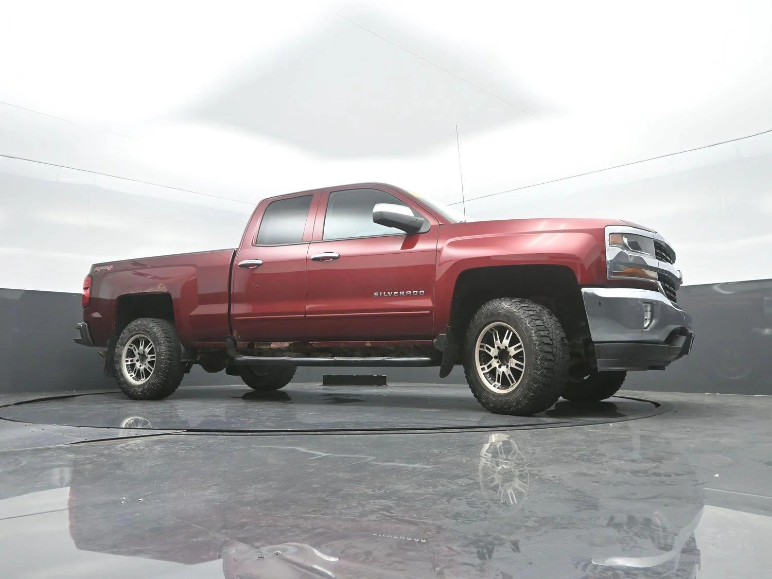 Used 2016 Siren Red Tintcoat Chevrolet LT image 33