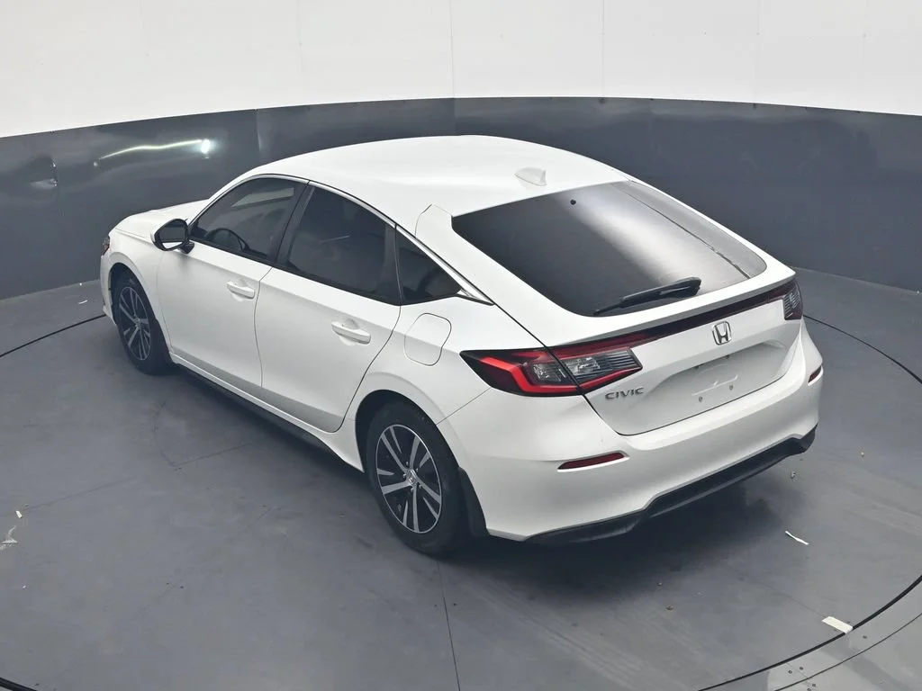 Used 2023 Platinum White Pearl Honda LX image 25
