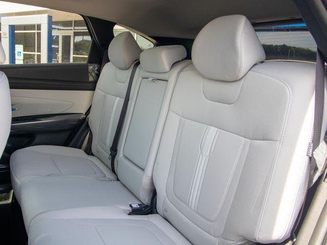 New 2026 White Hyundai SEL FWD image 10