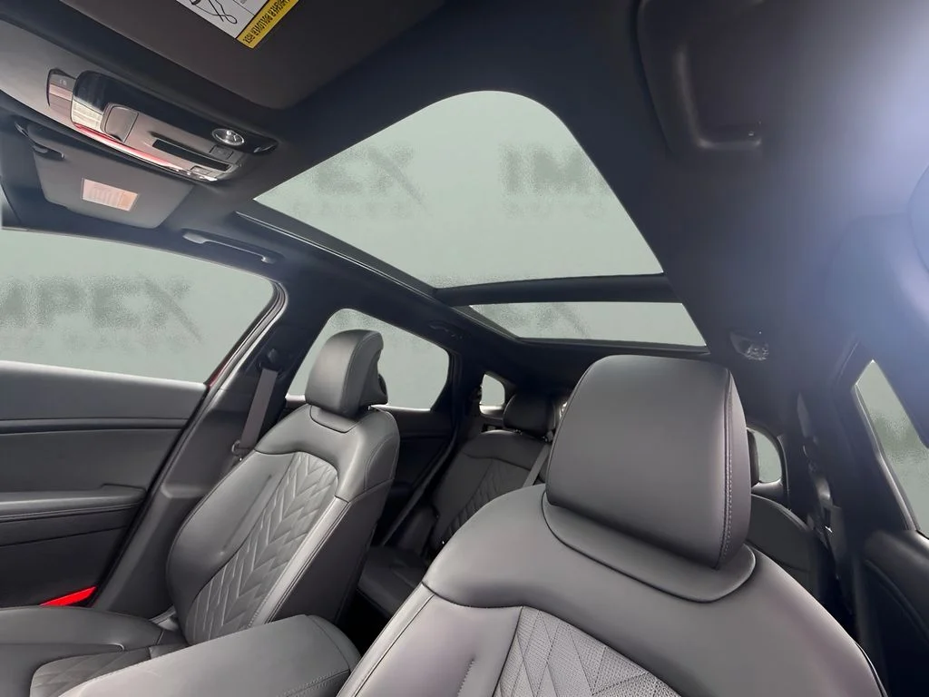 Used 2025 Red Kia X-Line image 7