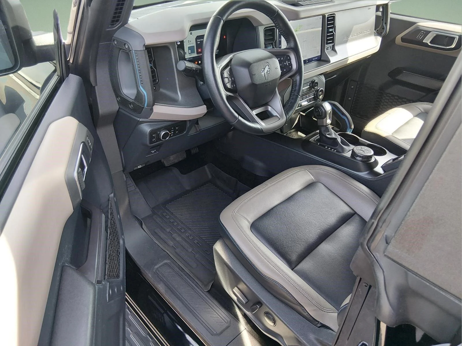 Used 2024 Shadow Black Ford Wildtrak image 15