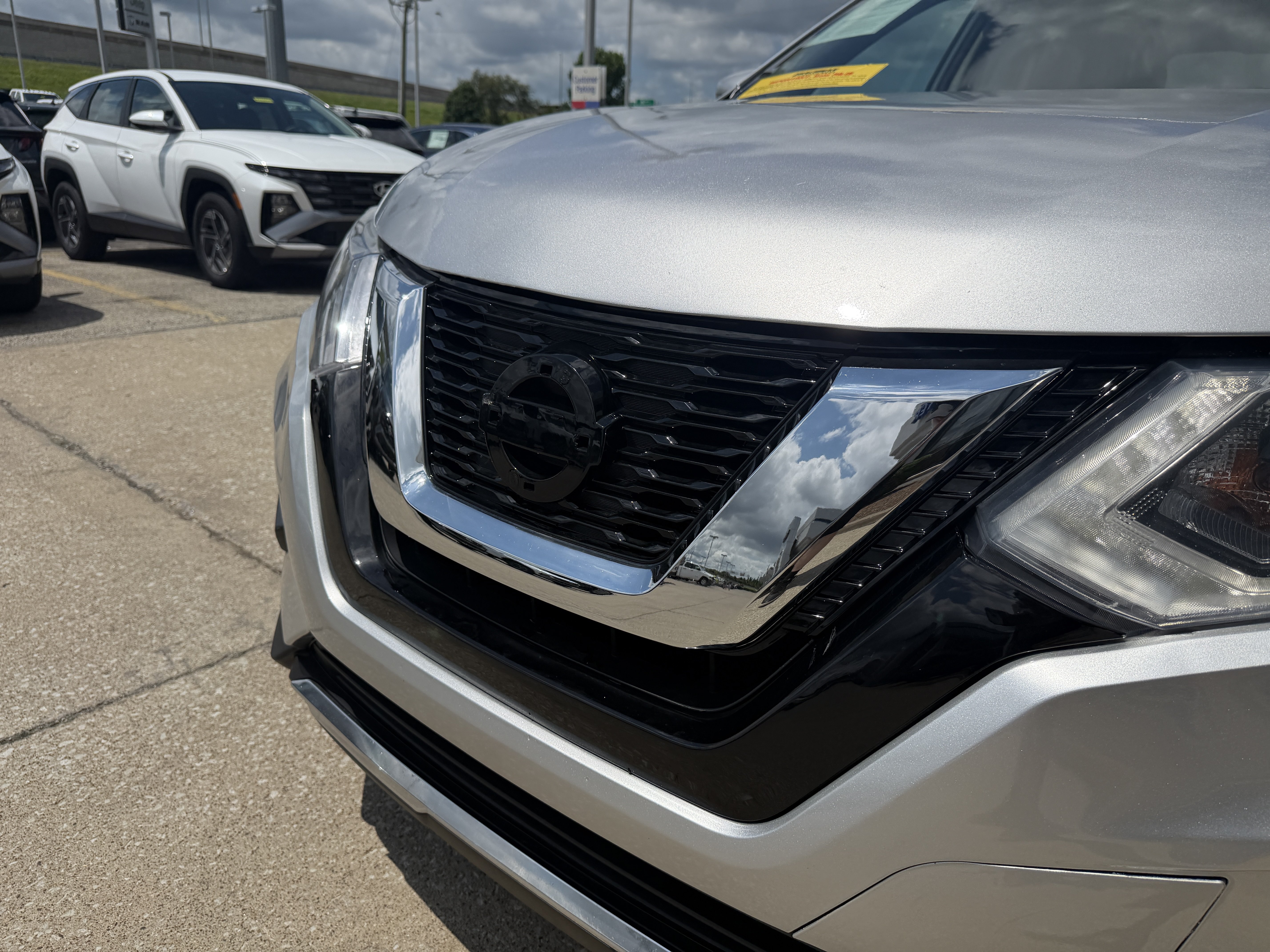 Used 2019 Brilliant Silver Metallic Nissan SV image 19