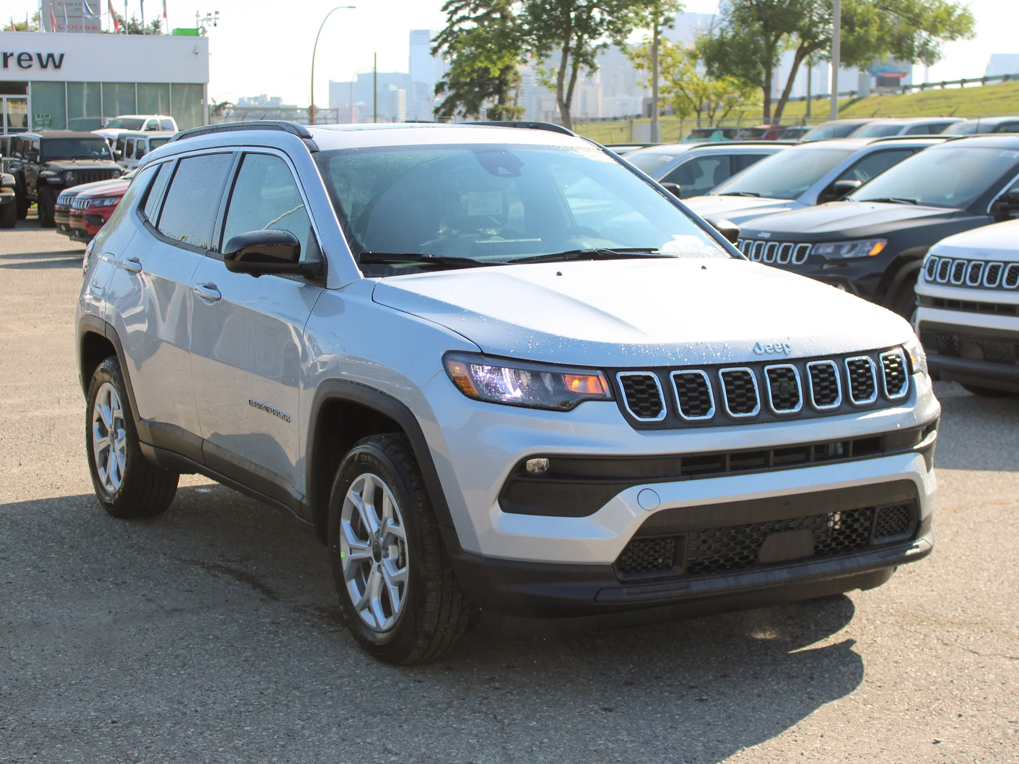 New 2025 Silver Jeep North* 4x4, Pano Sunroof, Heated Seats/Wheel, 360 Camera image 6