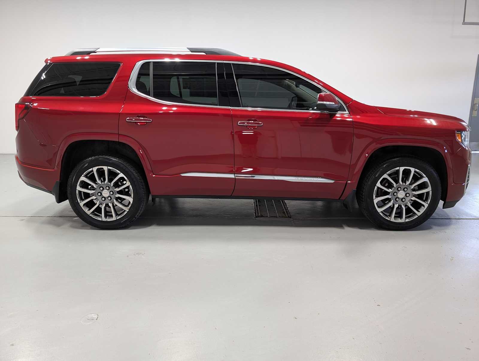 Used 2023 Volcanic Red Tintcoat GMC Denali image 7