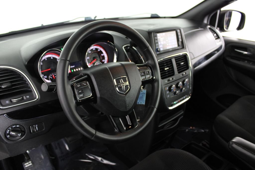 Used 2020 Gray Dodge SE Plus image 17