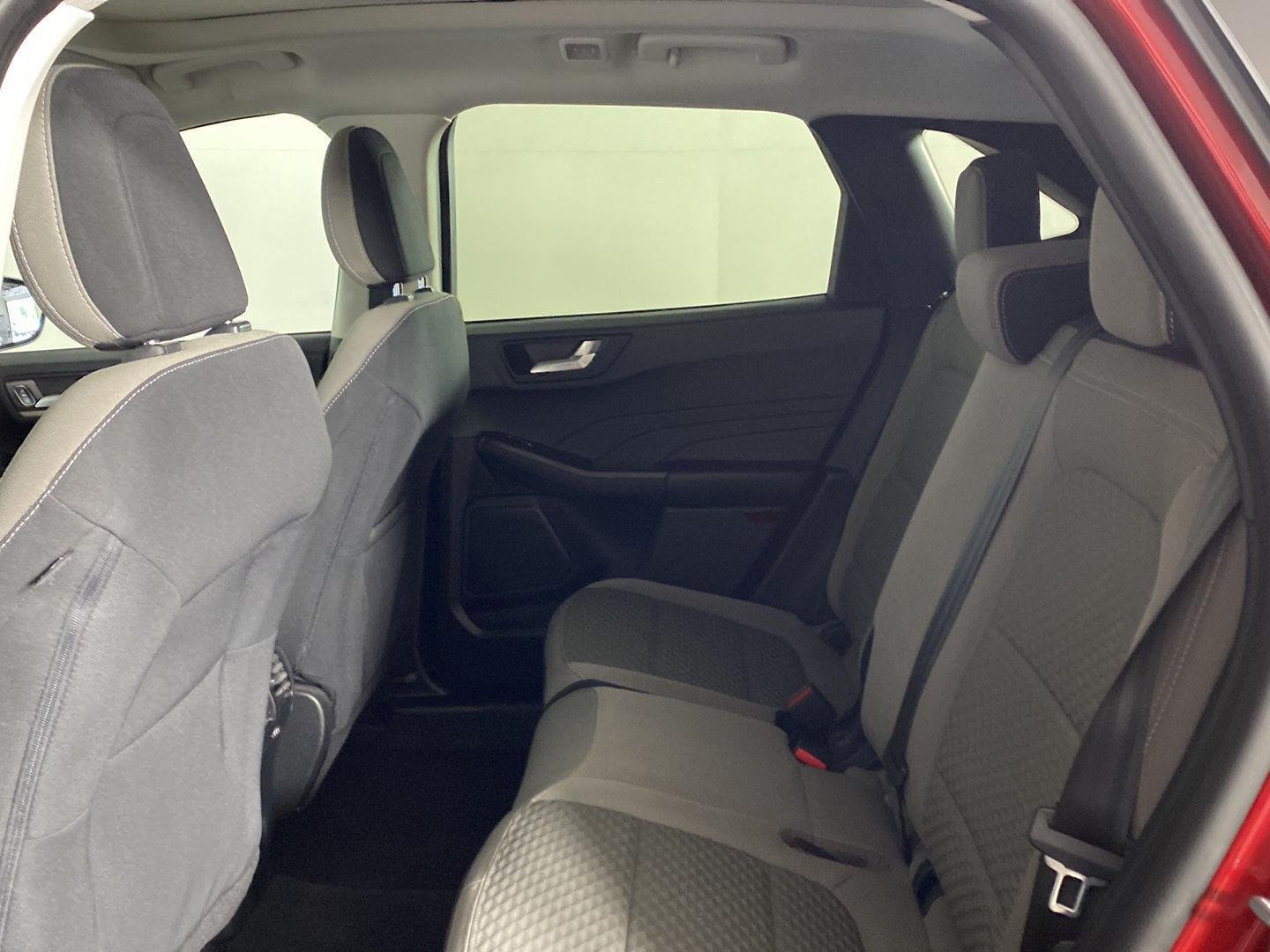 Used 2021 Red Metallic Ford SE image 27