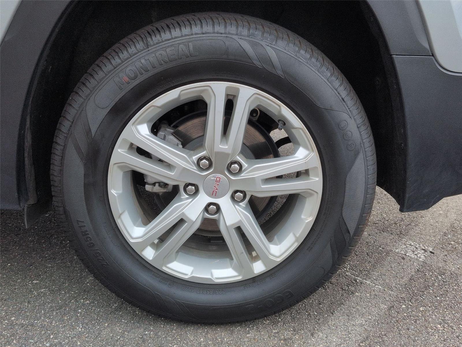Used 2024 Sterling Metallic GMC SLE image 11