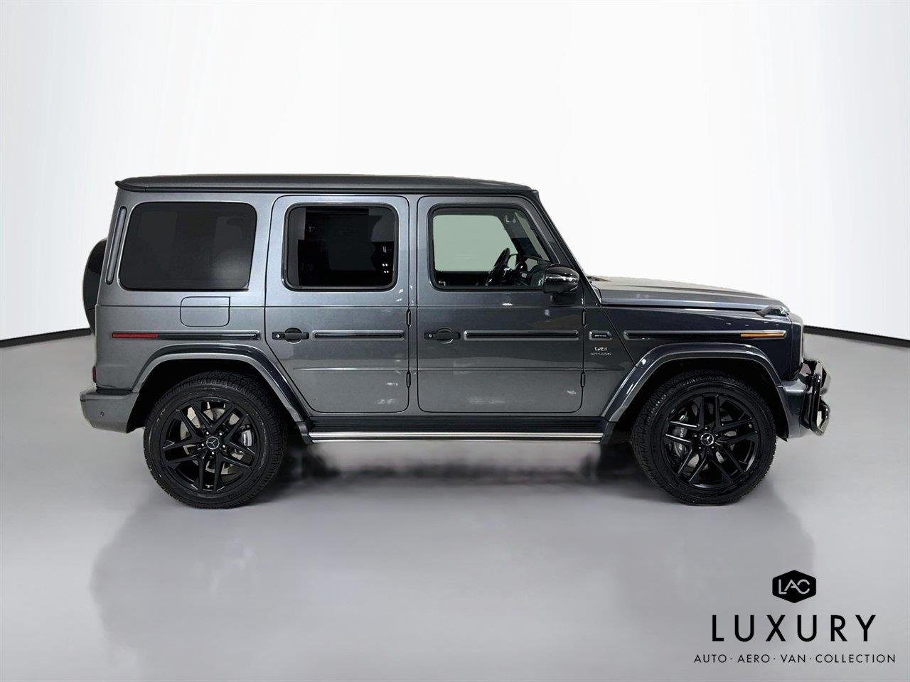 Used 2021 designo Graphite Metallic Mercedes-Benz AMG® G 63 | Carbon Trim | Only 7K Miles image 4