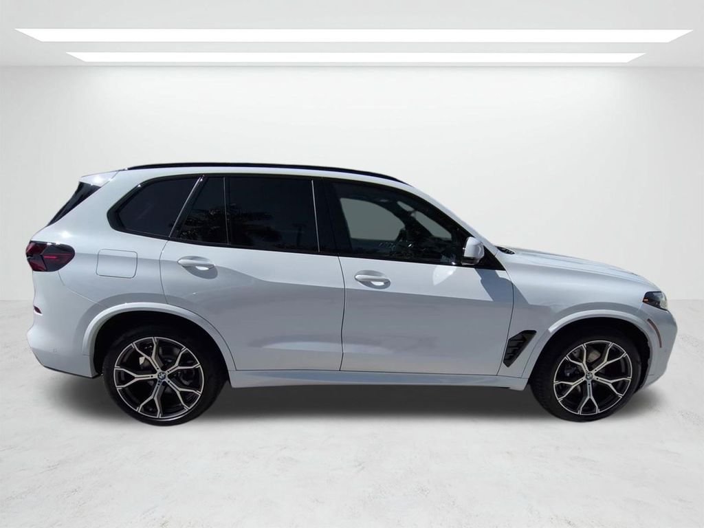 New 2026 Alpine White BMW xDrive40i image 3