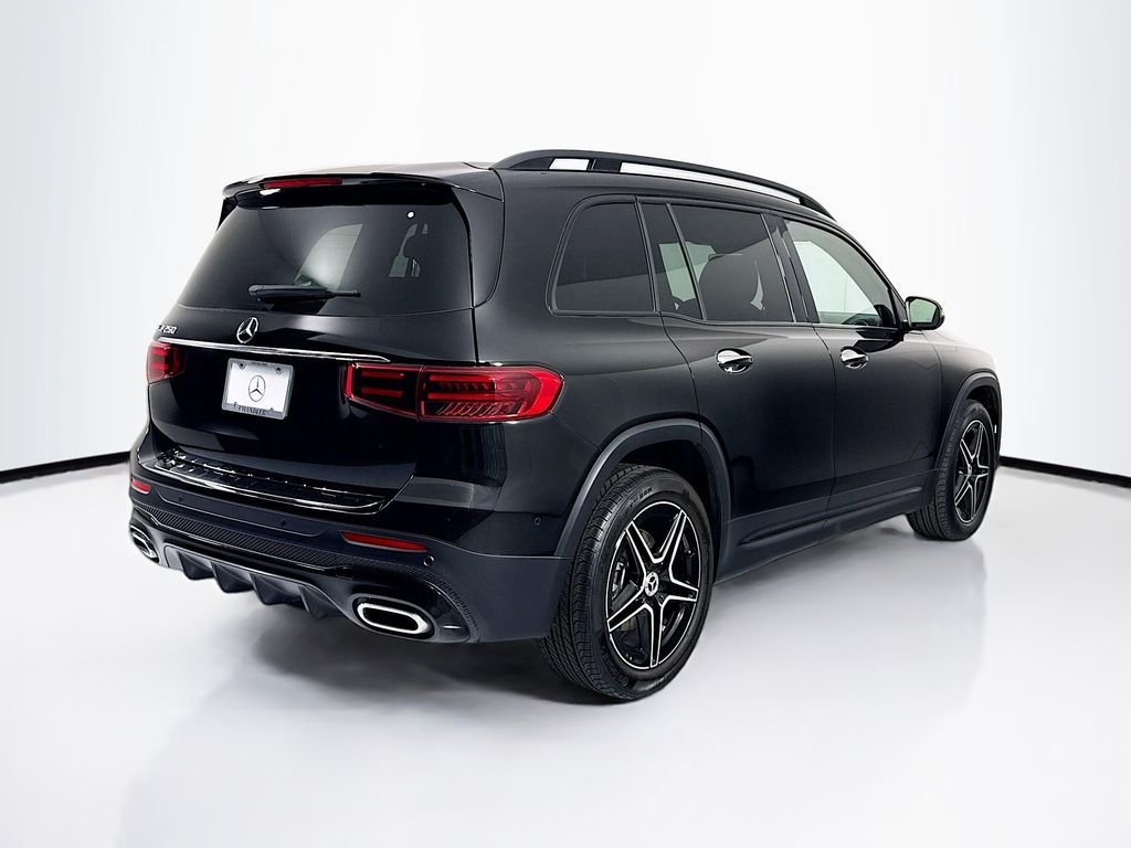 Used 2025 Night Black Mercedes-Benz GLB 250 image 5