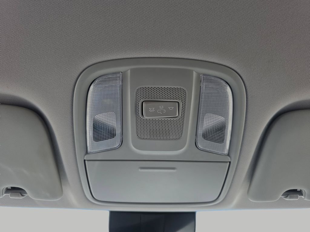 Used 2022 Sparkling Silver Kia LX image 27