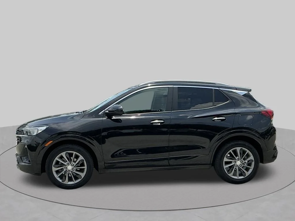Used 2023 Black Buick Select image 3