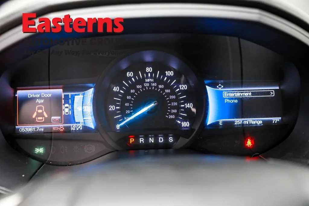 Used 2022 Black Ford SEL image 18