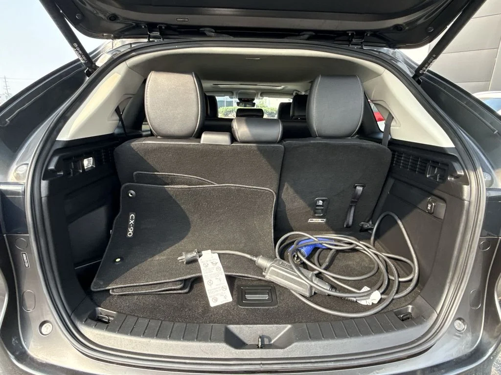 Used 2024 Gray Mazda Preferred image 28