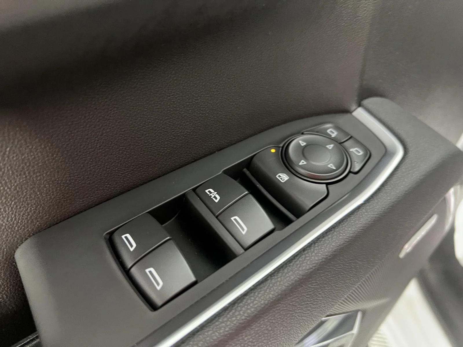 Used 2026 Summit White Chevrolet LT Trail Boss image 8