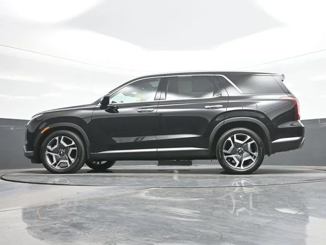 Used 2023 Black Hyundai Limited image 20