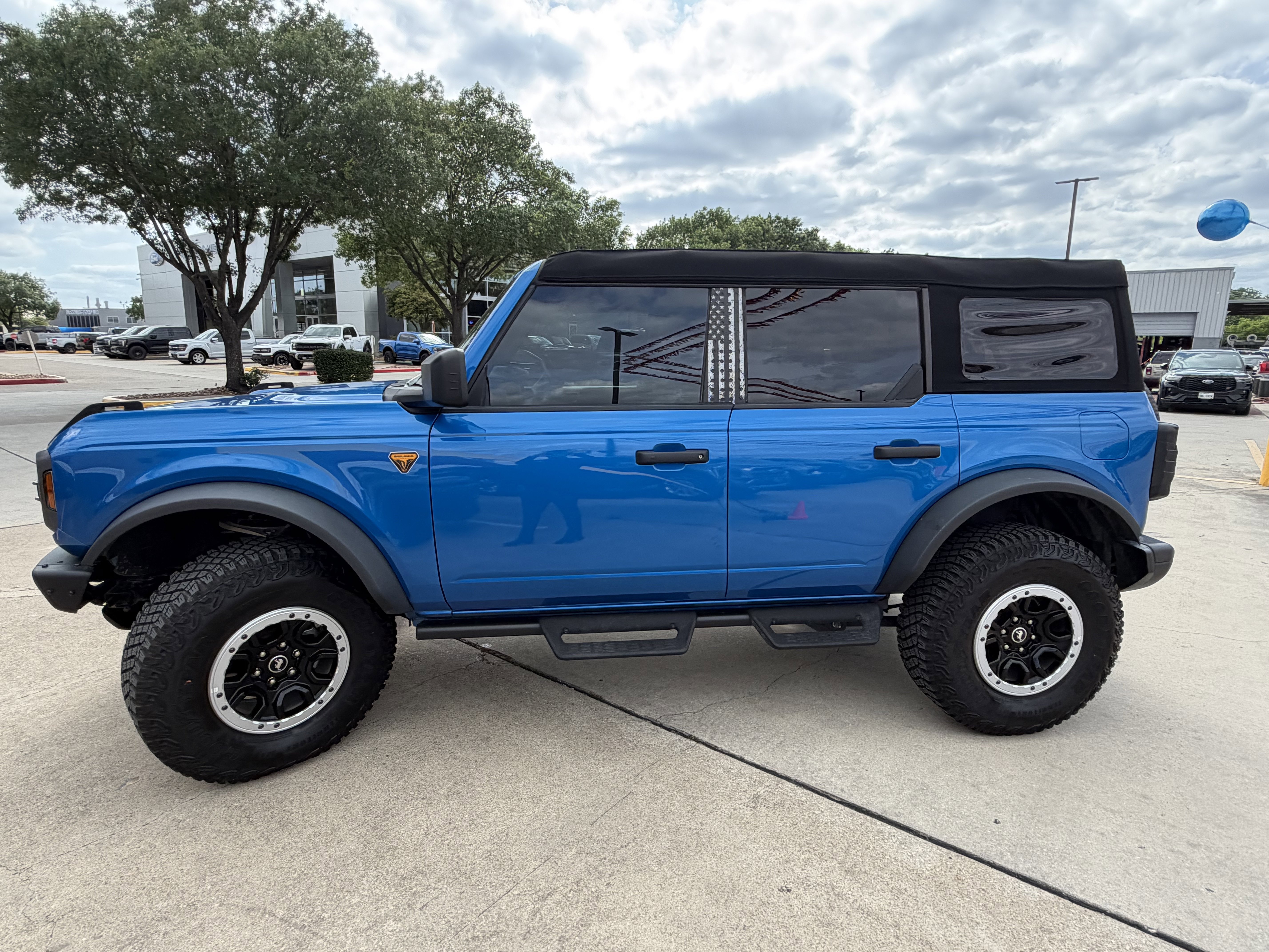 Used 2024 Velocity Blue Metallic Ford Badlands image 10