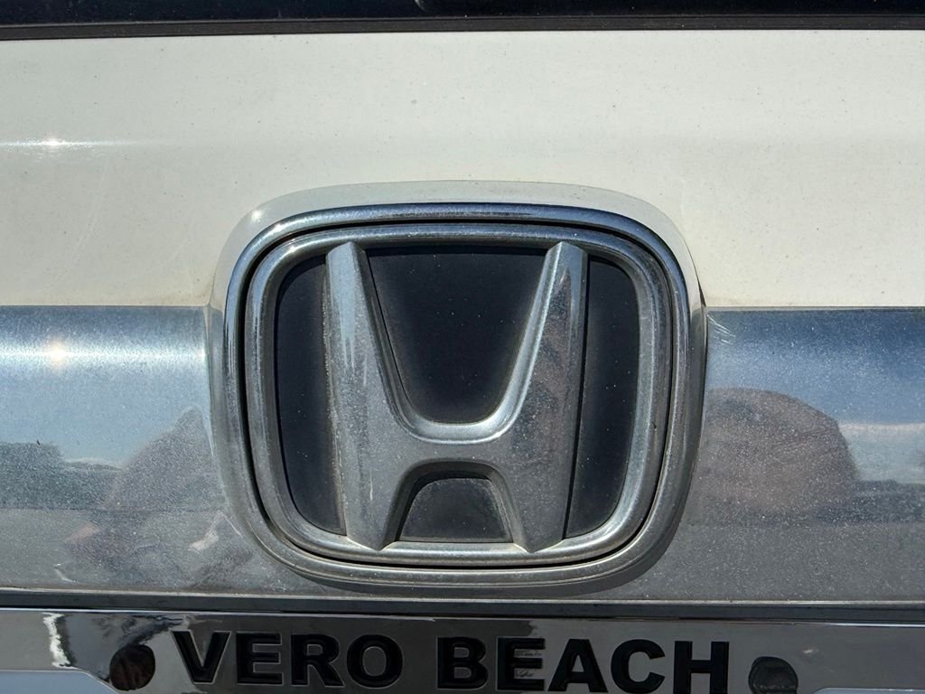 Used 2011 White Honda EX-L image 32