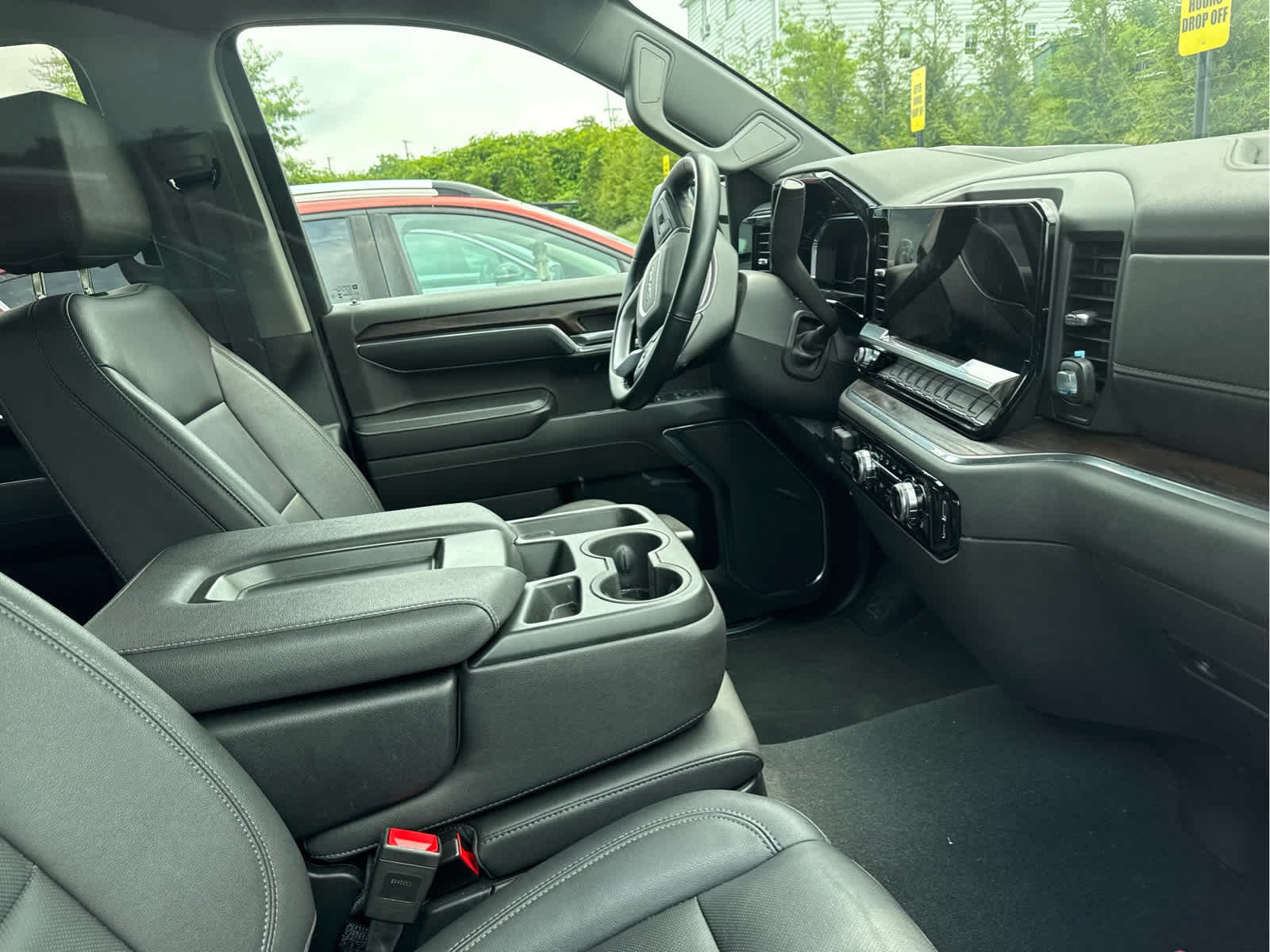 Used 2024 Onyx Black GMC SLT image 10