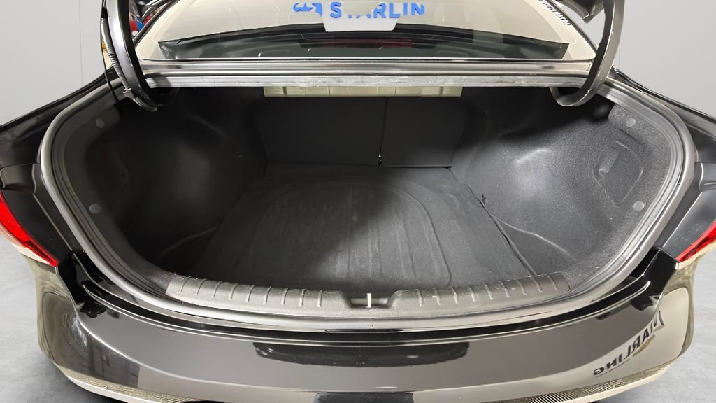Used 2023 Black Kia S image 27