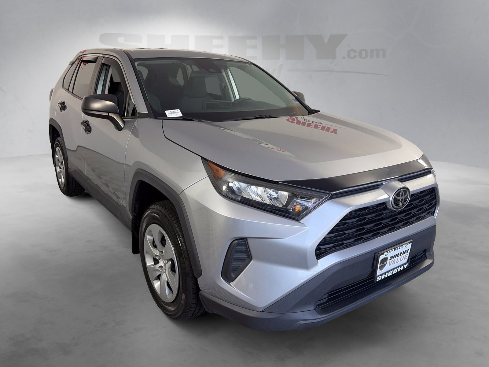 Used 2022 Silver Toyota LE image 2
