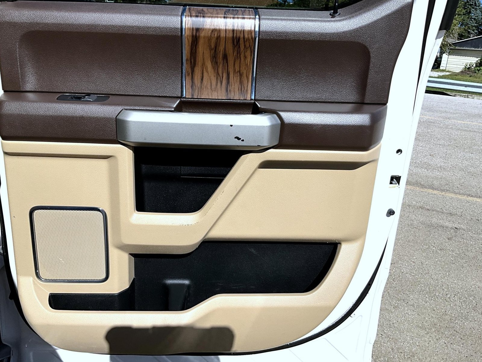 Used 2018 White Ford Lariat image 20