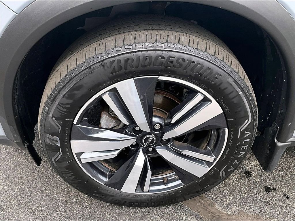 Used 2023 Gray Nissan SL image 7