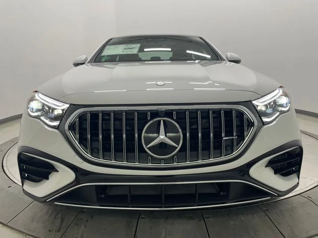 New 2026 MANUFAKTUR Moonlight Whit Mercedes-Benz E 53 AMG® image 13