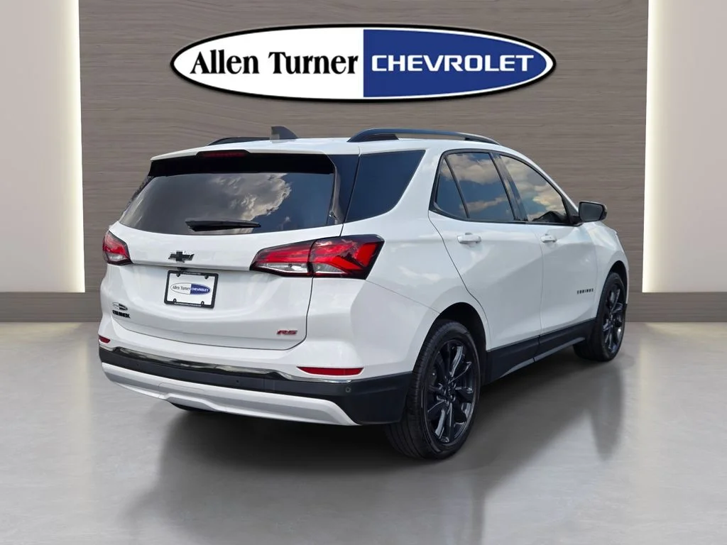 Used 2022 White Chevrolet RS image 7
