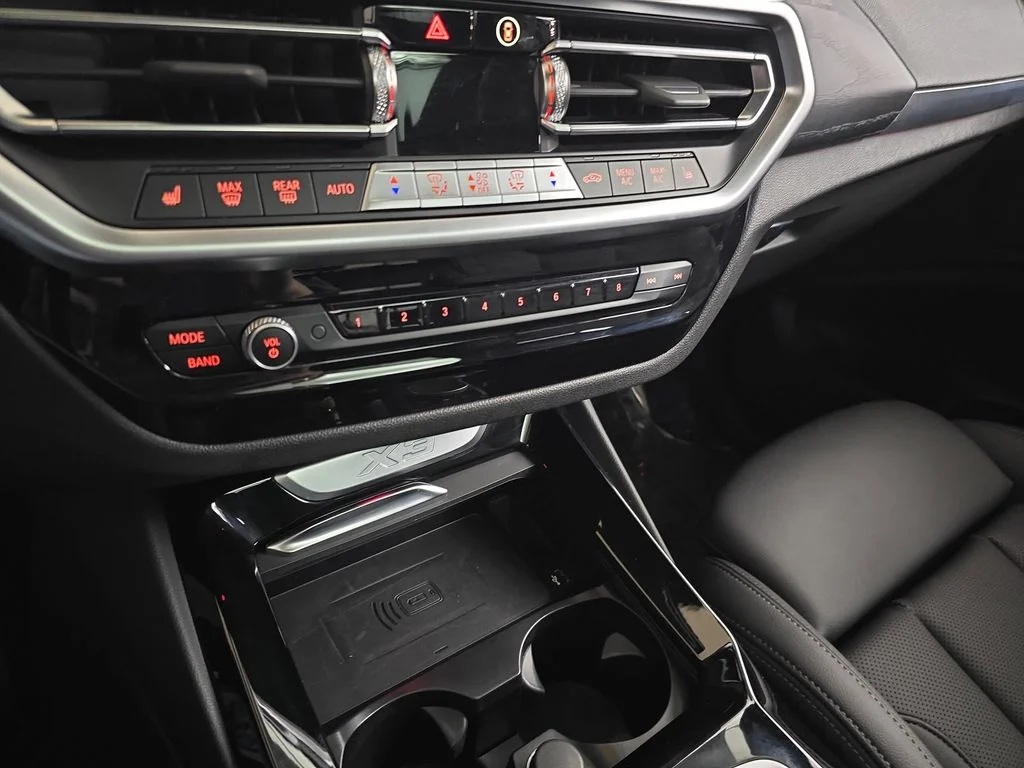 Used 2023 Black Sapphire Metallic BMW xDrive30i image 27