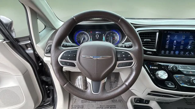 Used 2017 Gray Chrysler Touring L Plus image 12