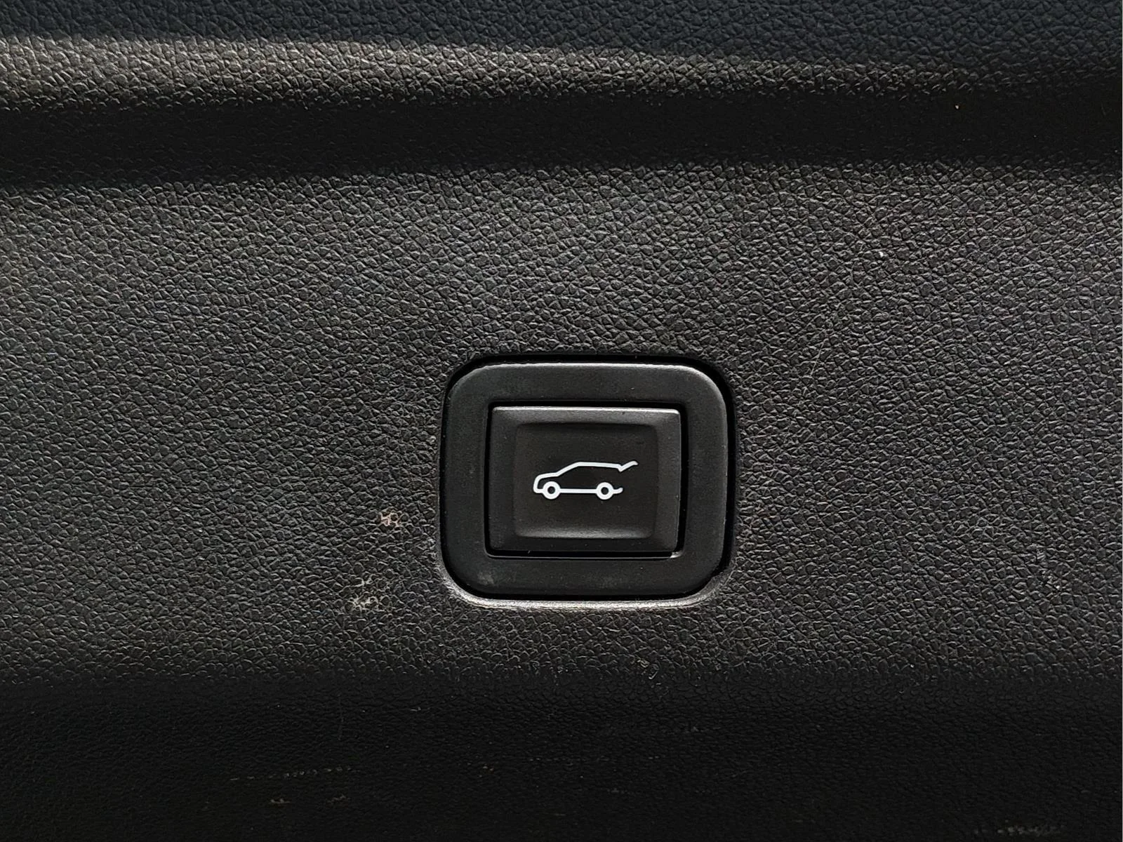 Used 2021 Summit White Chevrolet RST image 22