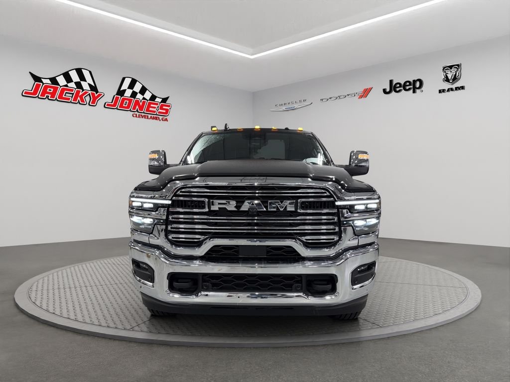 New 2025 Diamond Black Crystal Pearl-Coat Exterior Paint RAM Laramie image 13