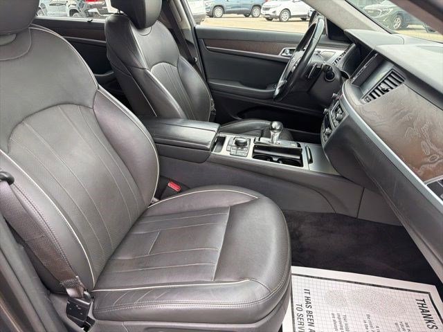 Used 2018 Himalayan Gray Genesis 5.0L Ultimate image 21