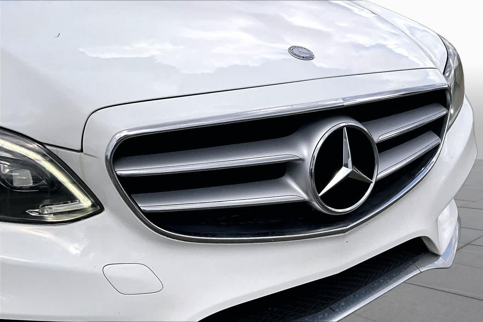 Used 2015 Polar White Mercedes-Benz E 400 image 28