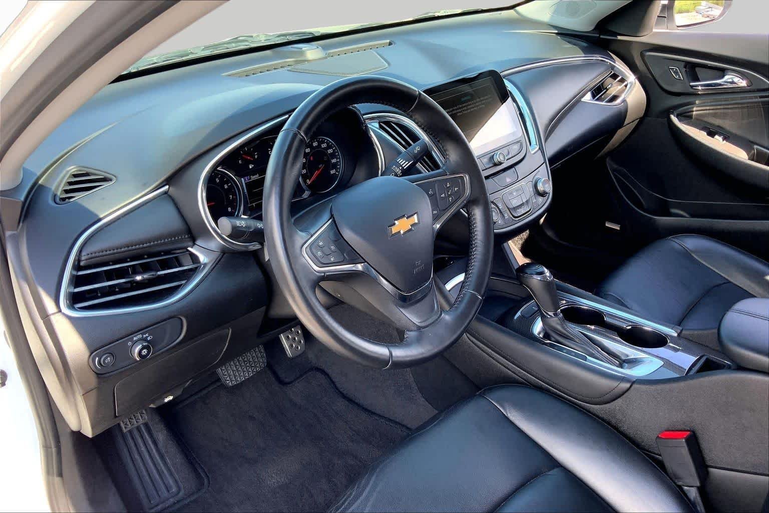 Used 2017 Summit White Chevrolet LT image 17