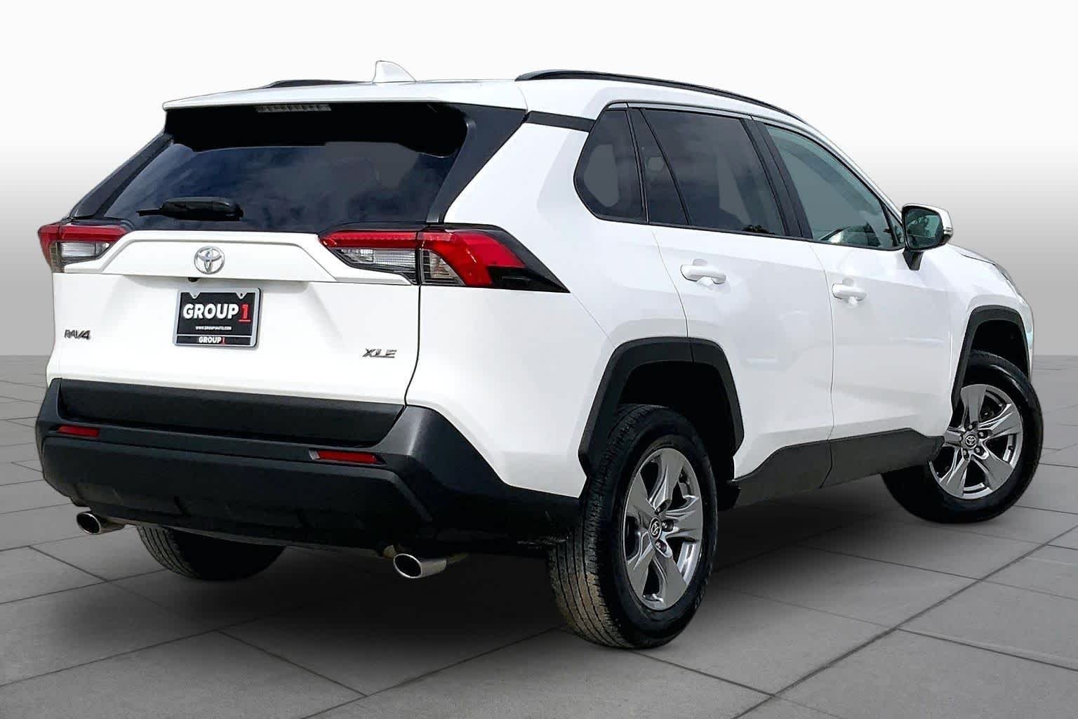 Used 2024 Ice Cap Toyota XLE image 13