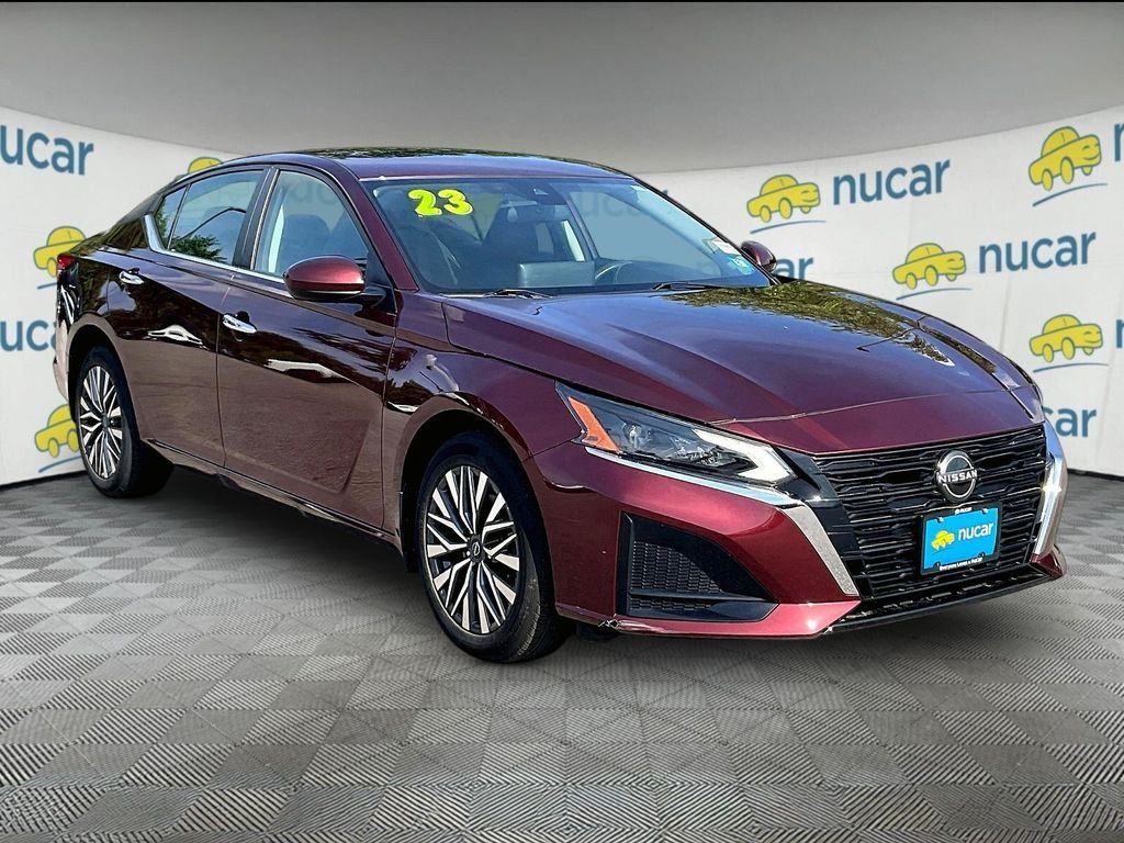 Used 2023 Garnet Pearl Metallic Nissan 2.5 SV image 1