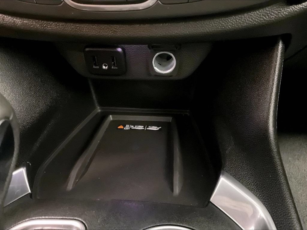 Used 2023 Mosaic Black Metallic Chevrolet LT Cloth image 27