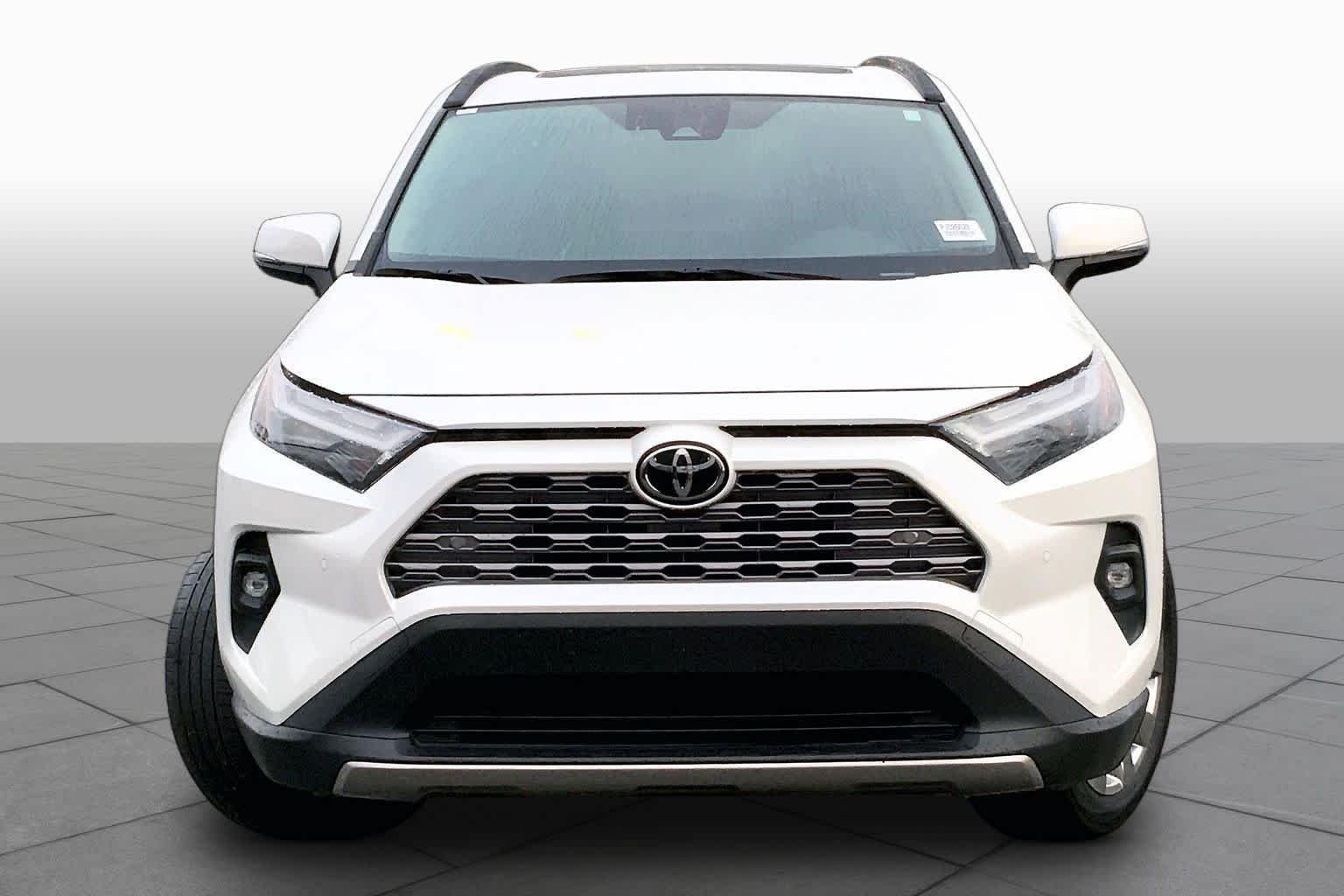 Used 2023 Wind Chill Pearl Toyota Limited image 4
