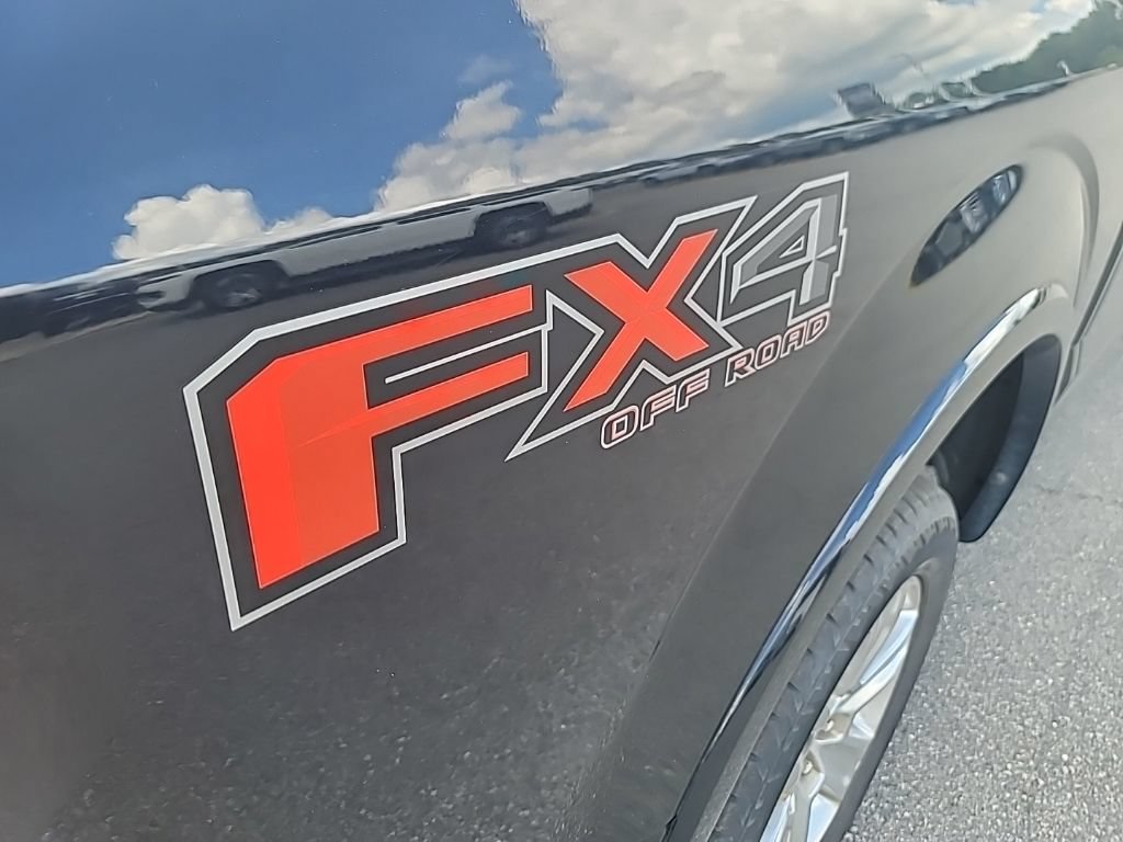 Used 2020  Ford XL image 10