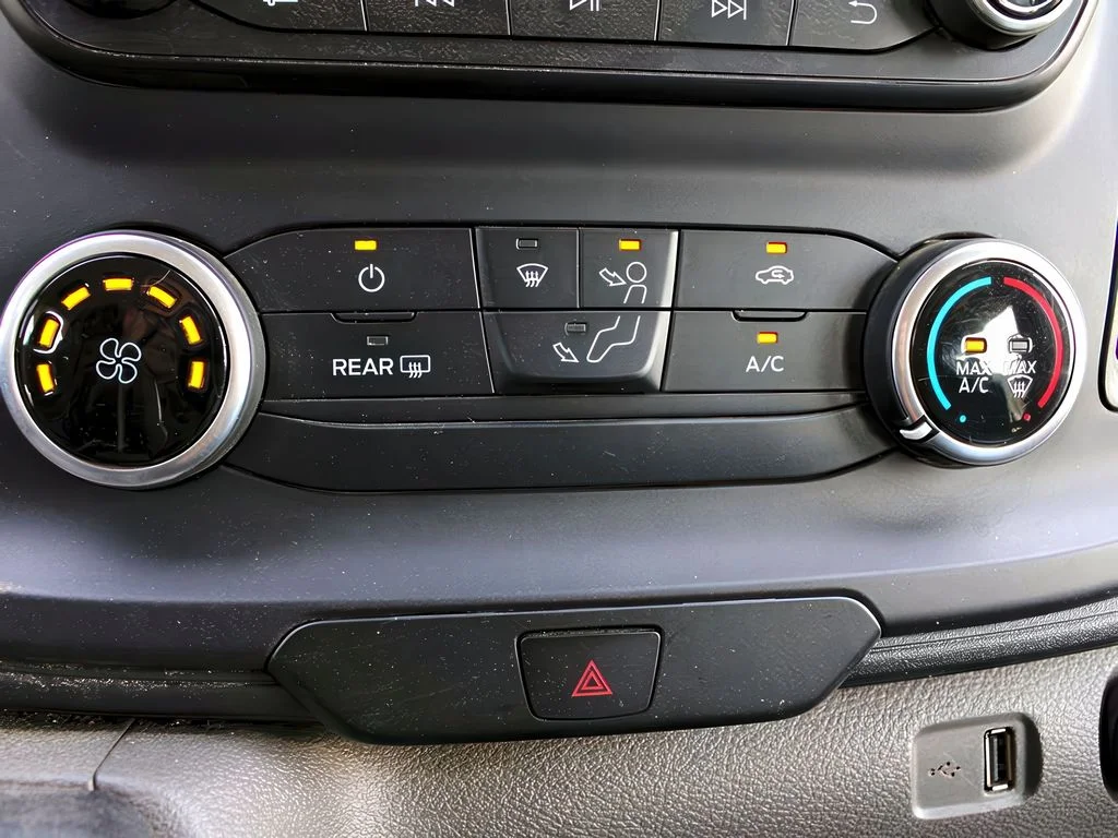 2021 Ford Transit Passenger Van XLT - Photo 20